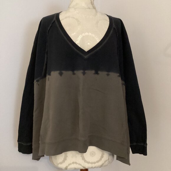 NEW! Free People Dip Dyed Mystic Pullover Sweatshirt in Black/Olive XS OVERSIZED - Picture 2 of 5